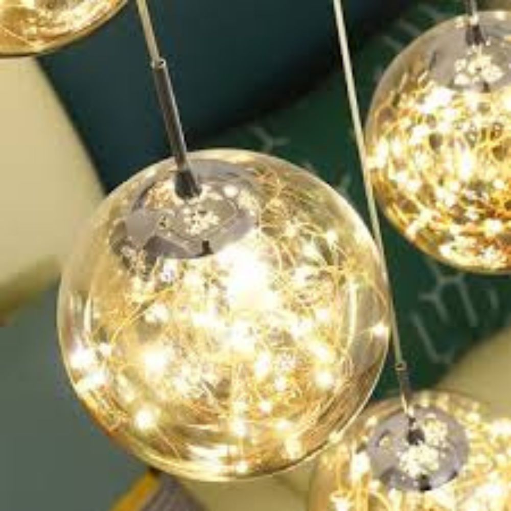 Lustra LED Starry Elegance, suspendata, cu 3 globuri, 18W, stil minimalist, auriu
